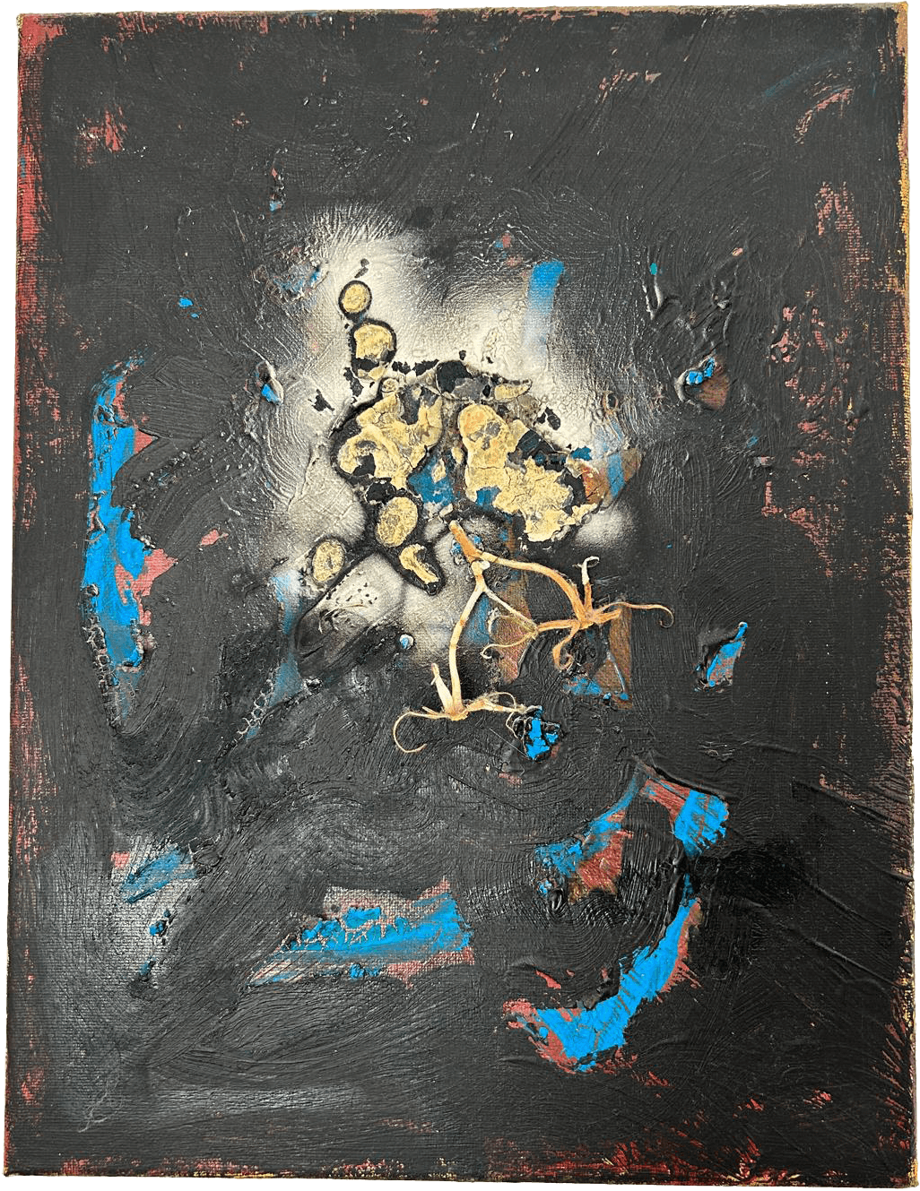 Pintura abstrata vertical de técnica mista. A tela é dominada por um fundo negro espesso e texturado, rasgado por manchas de azul-ciano vibrante e toques de vermelho nas bordas. No centro, sobressai uma área branca luminosa que destaca um aglomerado de formas orgânicas e celulares em dourado metálico. Fixados à superfície da tela, logo abaixo deste núcleo dourado, encontram-se caules e restos físicos de flores secas tridimensionais, que repousam como uma oferenda sobre a escuridão.